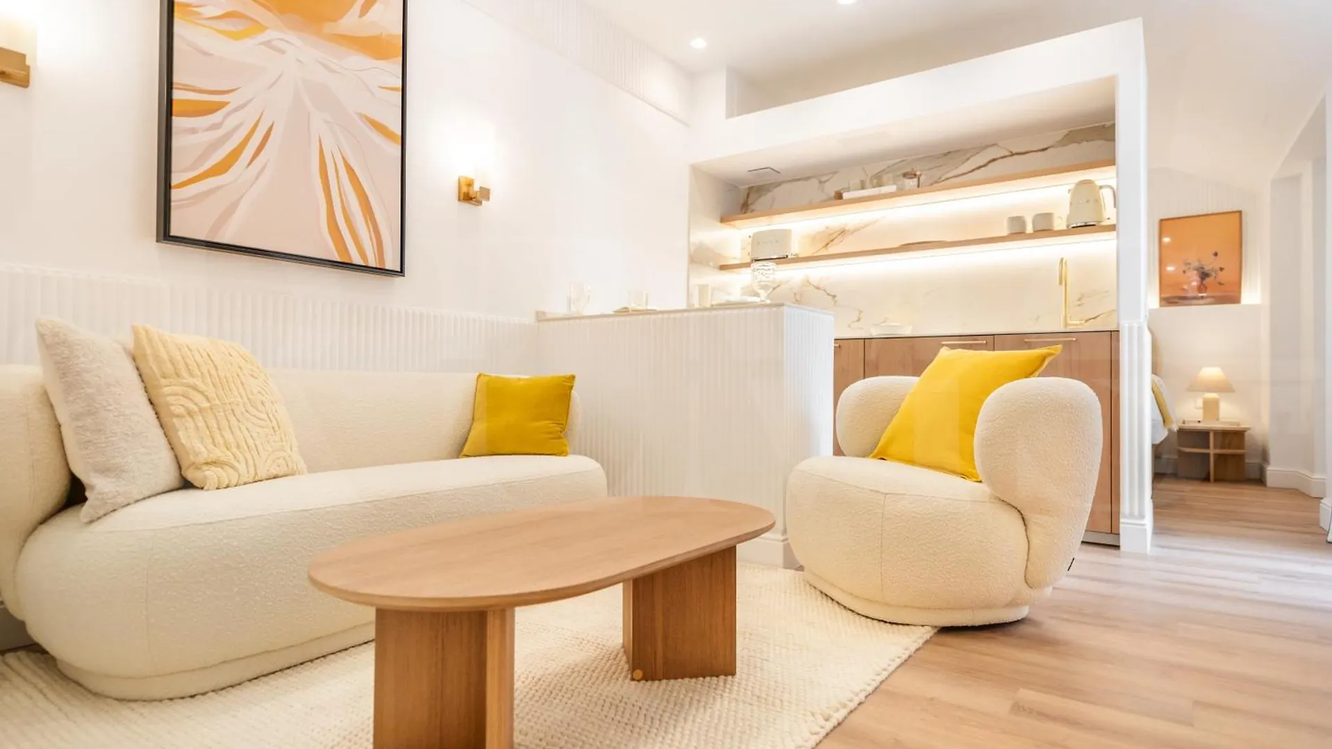 Charming Apartment With Private Patio By Rems Málaga