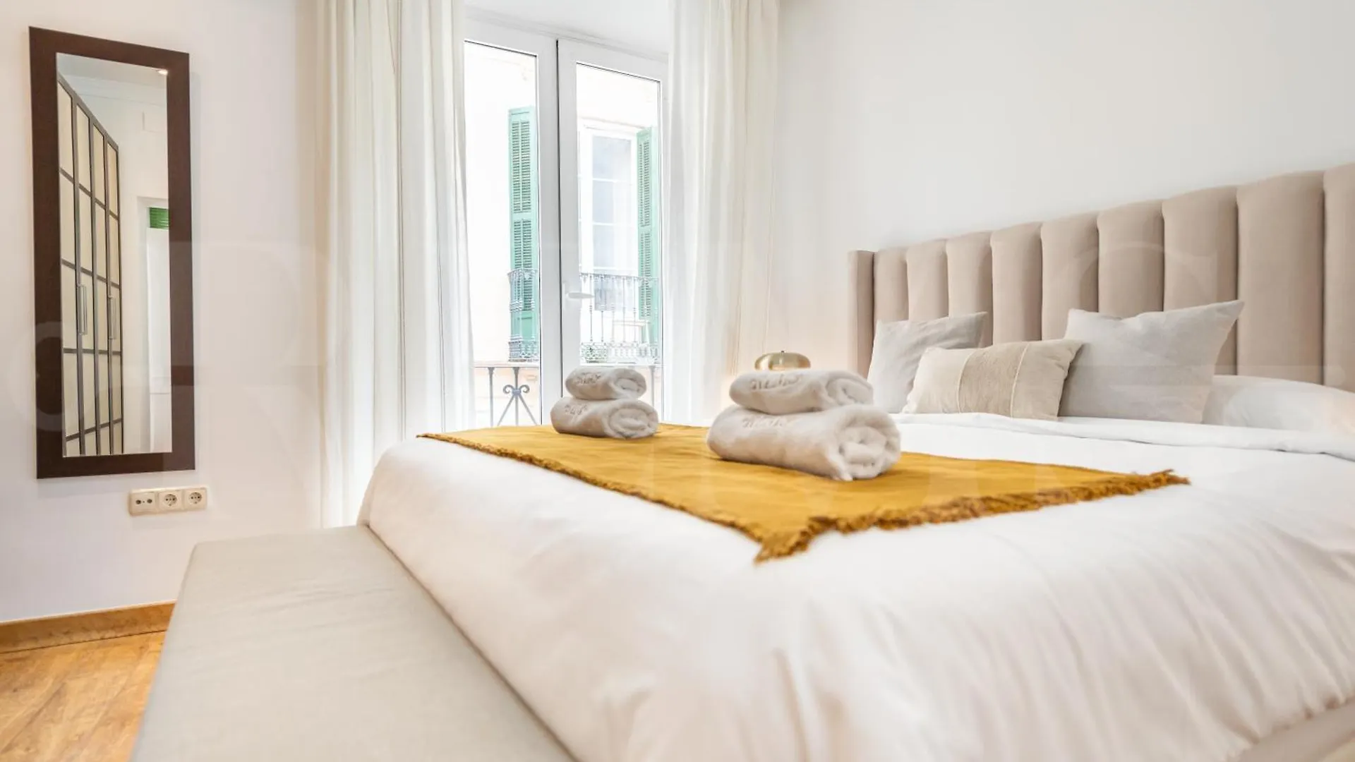Charming Apartment With Private Patio By Rems Málaga Spanje