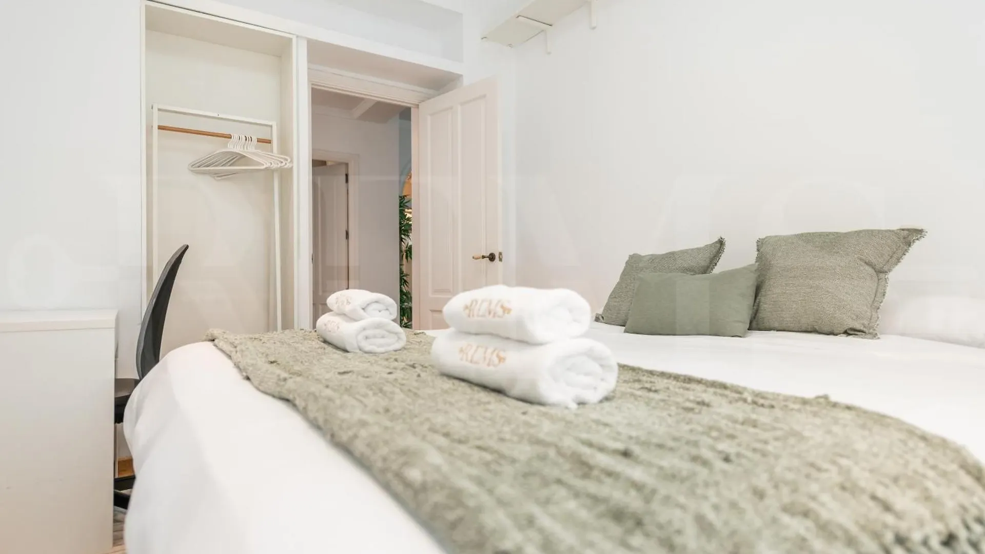 Charming Apartment With Private Patio By Rems Malaga