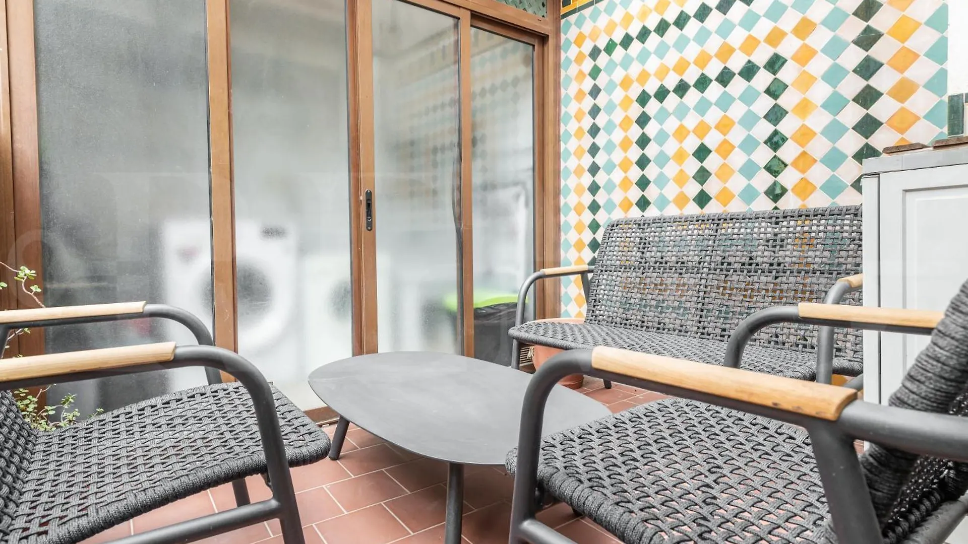 Charming Apartment With Private Patio By Rems Malaga Spain