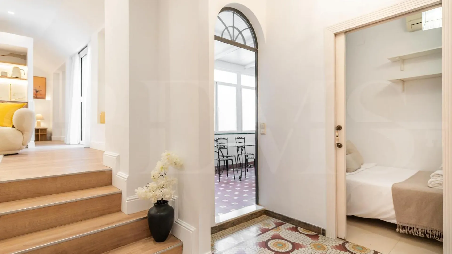 Charming Apartment With Private Patio By Rems Malaga