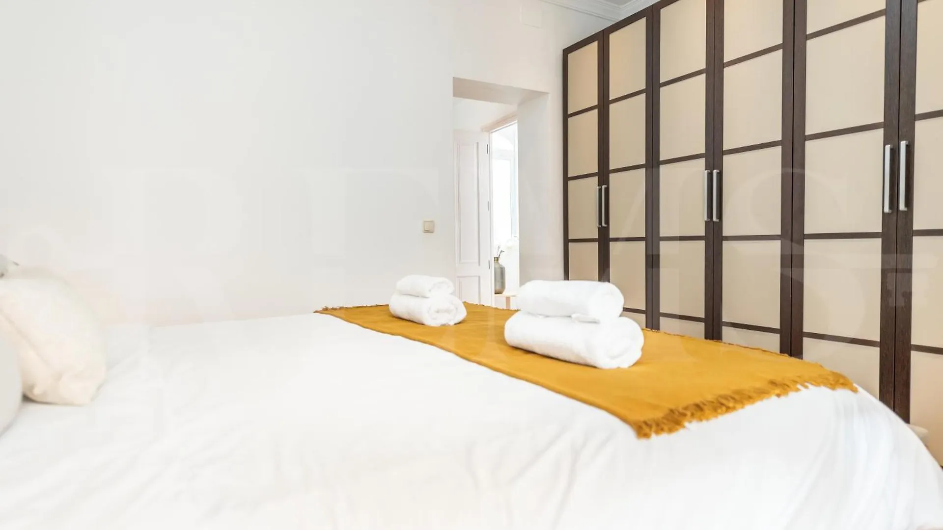 Charming Apartment With Private Patio By Rems Malaga