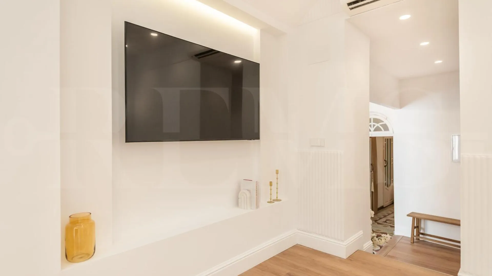 Charming Apartment With Private Patio By Rems Malaga