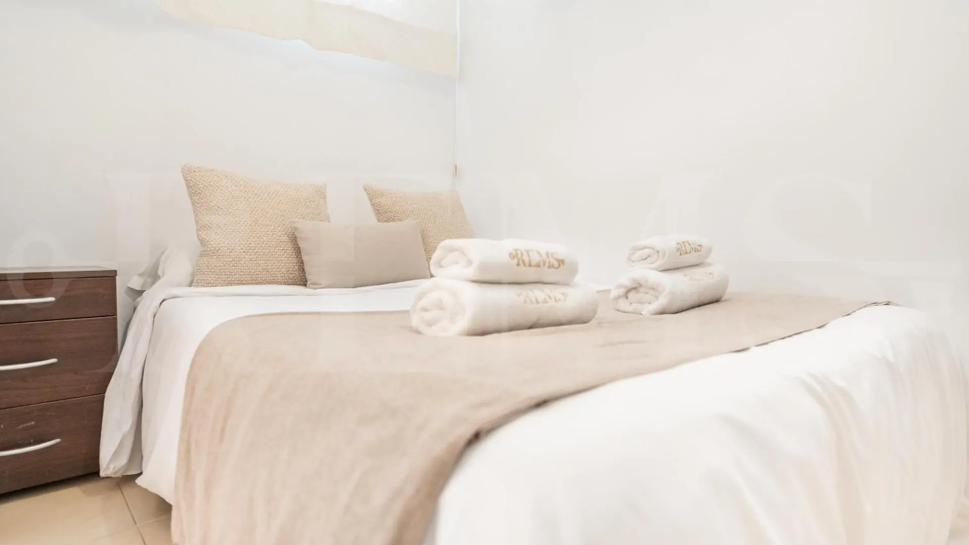 Charming Apartment With Private Patio By Rems Malaga