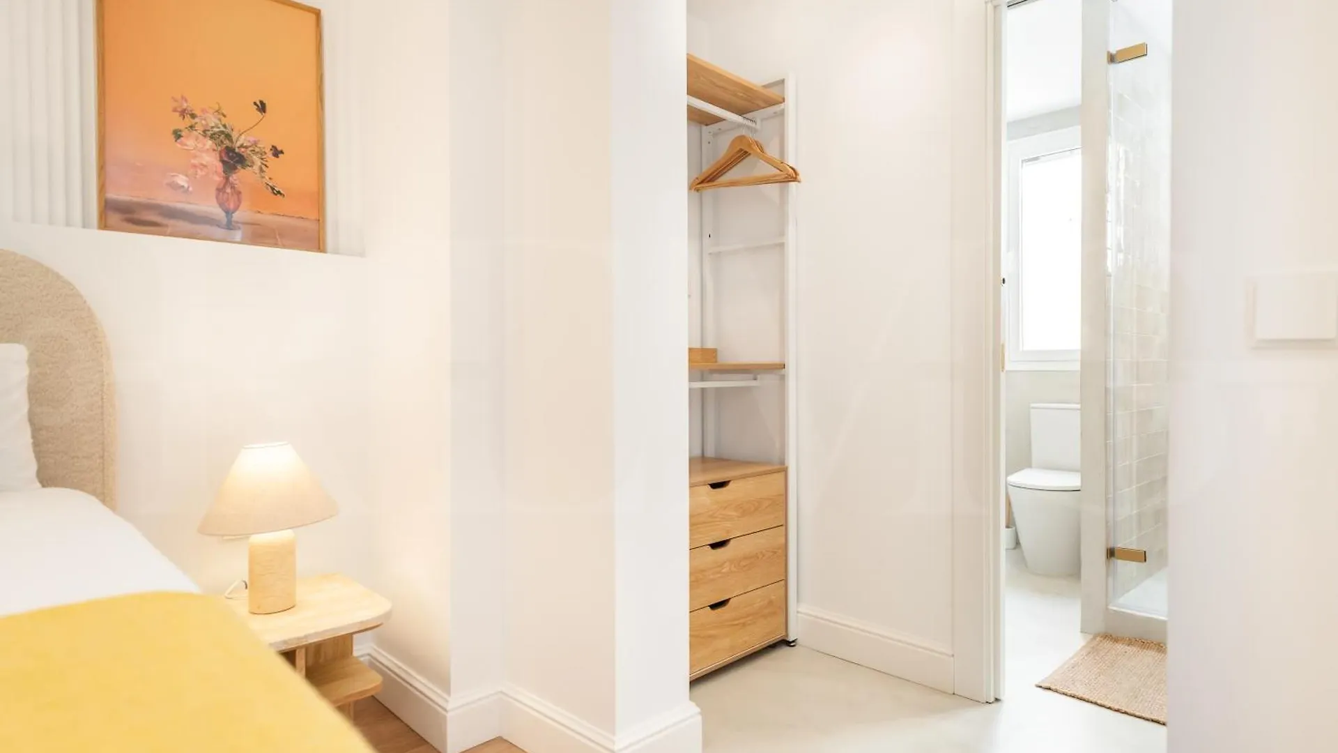 Charming Apartment With Private Patio By Rems Malaga